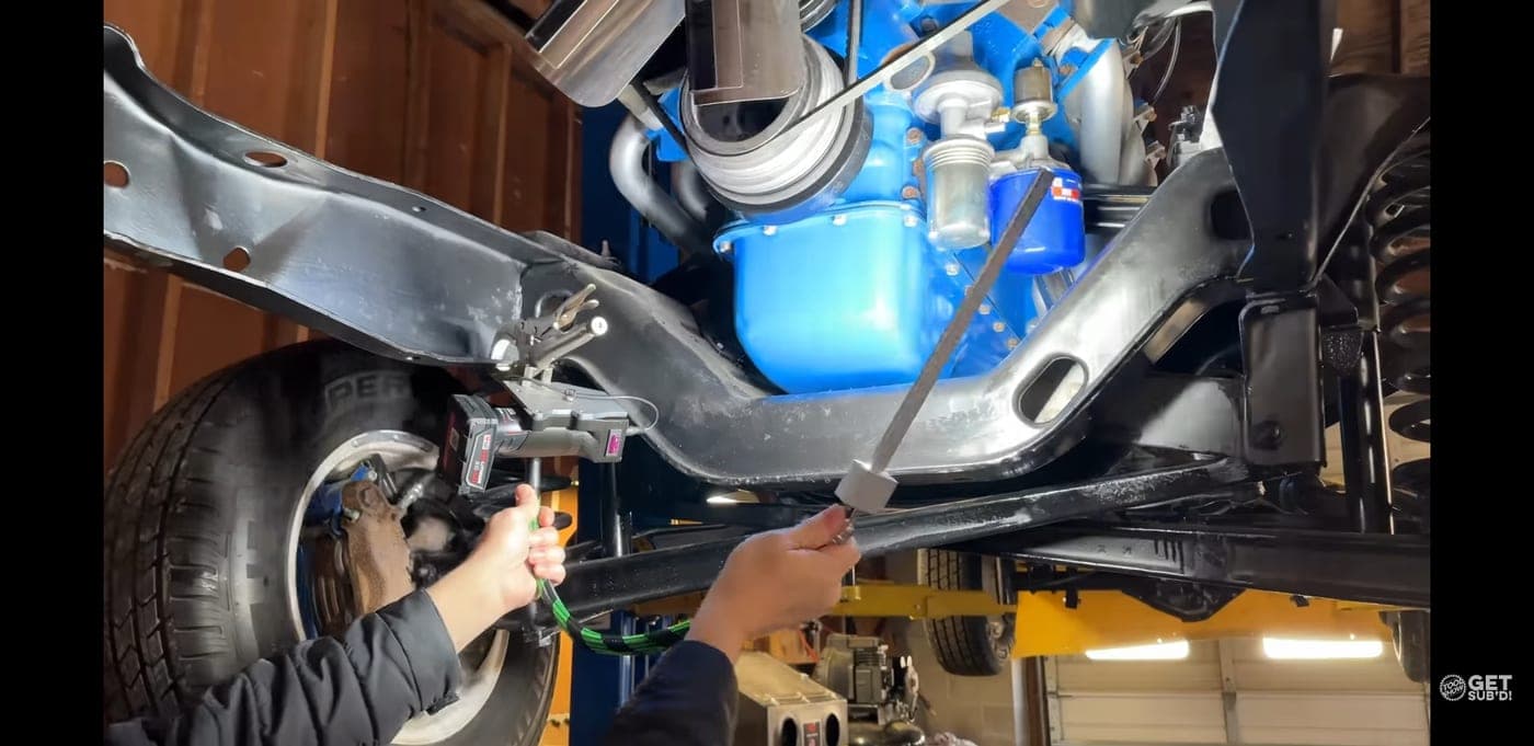 Goose-Grip™ Super Articulating Chassis Light